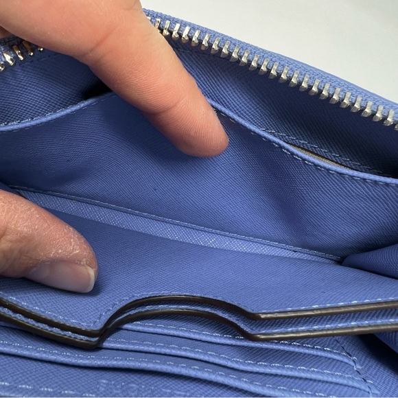 Michael Kors Jet Set Blue Pebbled Leather Zip Around Phone Wristlet Wallet - Picture 5 of 10